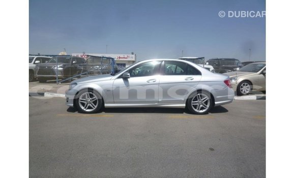 Acheter Import Voiture Mercedes-Benz 200 Autre à Import - Dubai, Îles Agalega Acheter Import Voiture Mercedes-Benz 200 Autre à Import - Dubai, Îles Agalega