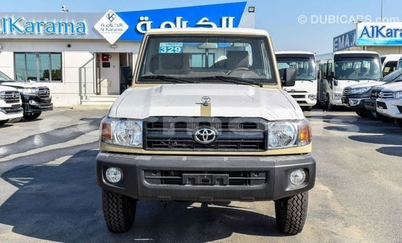 Acheter Import Voiture Toyota Land Cruiser Beige à Import - Dubai, Îles Agalega Acheter Import Voiture Toyota Land Cruiser Beige à Import - Dubai, Îles Agalega