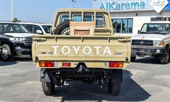 Acheter Import Voiture Toyota Land Cruiser Beige à Import - Dubai, Îles Agalega Acheter Import Voiture Toyota Land Cruiser Beige à Import - Dubai, Îles Agalega