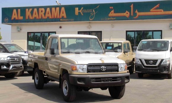 Acheter Import Voiture Toyota Land Cruiser Beige à Import - Dubai, Îles Agalega Acheter Import Voiture Toyota Land Cruiser Beige à Import - Dubai, Îles Agalega