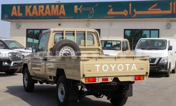 Acheter Import Voiture Toyota Land Cruiser Beige à Import - Dubai, Îles Agalega Acheter Import Voiture Toyota Land Cruiser Beige à Import - Dubai, Îles Agalega