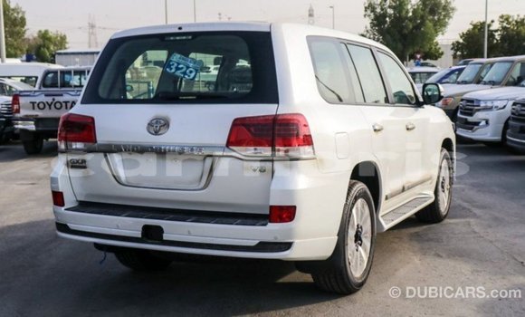 Buy Import Toyota Land Cruiser White Car in Import - Dubai in Agalega Islands Buy Import Toyota Land Cruiser White Car in Import - Dubai in Agalega Islands