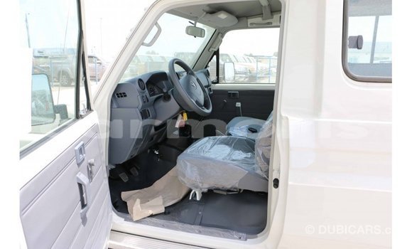 Buy Import Toyota Land Cruiser White Car in Import - Dubai in Agalega Islands Buy Import Toyota Land Cruiser White Car in Import - Dubai in Agalega Islands