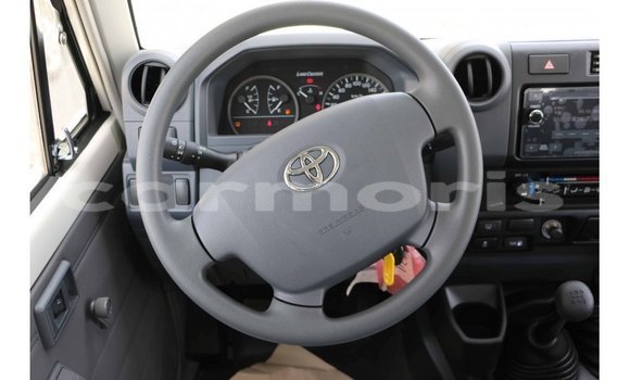 Buy Import Toyota Land Cruiser White Car in Import - Dubai in Agalega Islands Buy Import Toyota Land Cruiser White Car in Import - Dubai in Agalega Islands