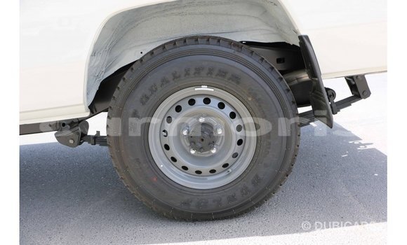 Buy Import Toyota Land Cruiser White Car in Import - Dubai in Agalega Islands Buy Import Toyota Land Cruiser White Car in Import - Dubai in Agalega Islands