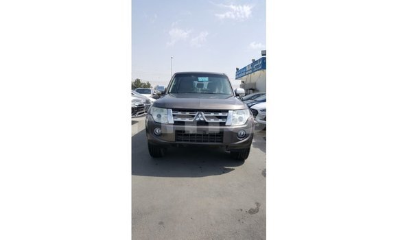 Acheter Import Voiture Mitsubishi Pajero Marron à Import - Dubai, Îles Agalega Acheter Import Voiture Mitsubishi Pajero Marron à Import - Dubai, Îles Agalega