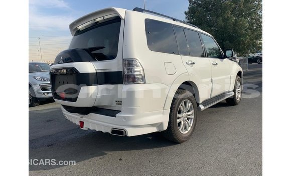 Buy Import Mitsubishi Pajero White Car in Import - Dubai in Agalega Islands Buy Import Mitsubishi Pajero White Car in Import - Dubai in Agalega Islands