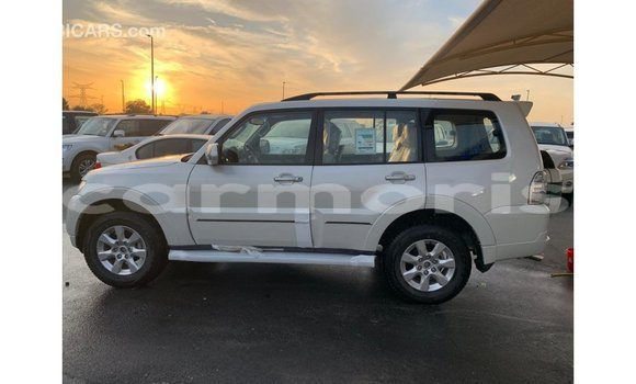 Buy Import Mitsubishi Pajero Black Car in Import - Dubai in Agalega Islands Buy Import Mitsubishi Pajero Black Car in Import - Dubai in Agalega Islands