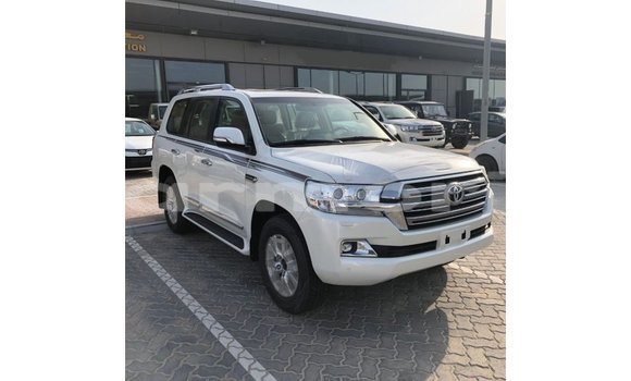 Acheter Import Voiture Toyota Land Cruiser Blanc à Import - Dubai, Îles Agalega Acheter Import Voiture Toyota Land Cruiser Blanc à Import - Dubai, Îles Agalega