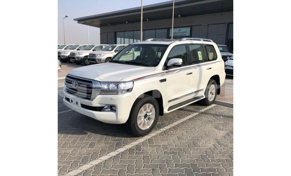Acheter Import Voiture Toyota Land Cruiser Blanc à Import - Dubai, Îles Agalega Acheter Import Voiture Toyota Land Cruiser Blanc à Import - Dubai, Îles Agalega