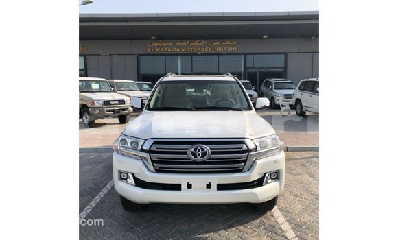 Acheter Import Voiture Toyota Land Cruiser Blanc à Import - Dubai, Îles Agalega Acheter Import Voiture Toyota Land Cruiser Blanc à Import - Dubai, Îles Agalega