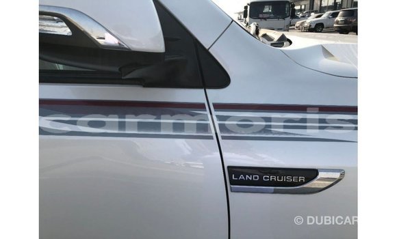 Acheter Import Voiture Toyota Land Cruiser Blanc à Import - Dubai, Îles Agalega Acheter Import Voiture Toyota Land Cruiser Blanc à Import - Dubai, Îles Agalega