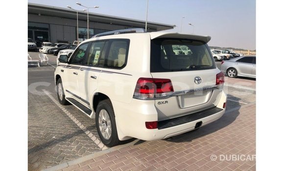 Acheter Import Voiture Toyota Land Cruiser Blanc à Import - Dubai, Îles Agalega Acheter Import Voiture Toyota Land Cruiser Blanc à Import - Dubai, Îles Agalega