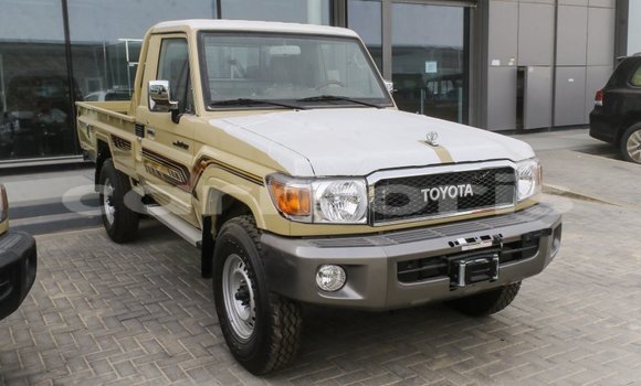 Acheter Import Voiture Toyota Land Cruiser Beige à Import - Dubai, Îles Agalega Acheter Import Voiture Toyota Land Cruiser Beige à Import - Dubai, Îles Agalega