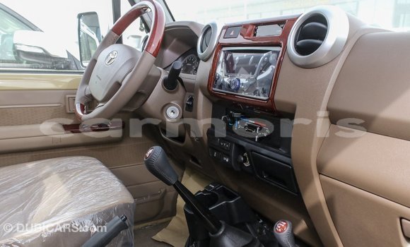 Acheter Import Voiture Toyota Land Cruiser Beige à Import - Dubai, Îles Agalega Acheter Import Voiture Toyota Land Cruiser Beige à Import - Dubai, Îles Agalega
