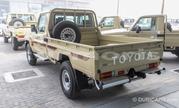 Acheter Import Voiture Toyota Land Cruiser Beige à Import - Dubai, Îles Agalega Acheter Import Voiture Toyota Land Cruiser Beige à Import - Dubai, Îles Agalega