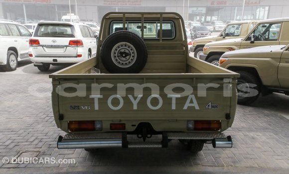 Acheter Import Voiture Toyota Land Cruiser Beige à Import - Dubai, Îles Agalega Acheter Import Voiture Toyota Land Cruiser Beige à Import - Dubai, Îles Agalega