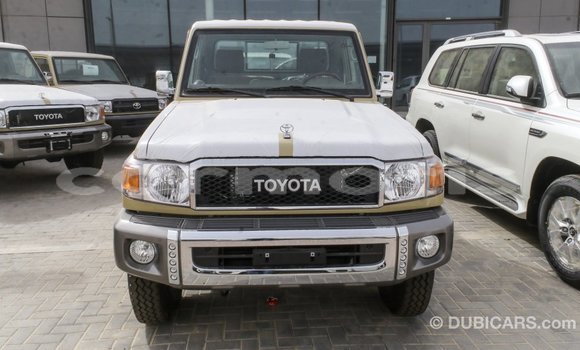 Acheter Import Voiture Toyota Land Cruiser Beige à Import - Dubai, Îles Agalega Acheter Import Voiture Toyota Land Cruiser Beige à Import - Dubai, Îles Agalega