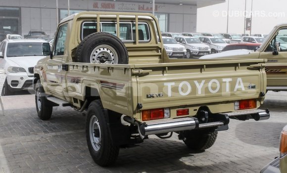 Acheter Import Voiture Toyota Land Cruiser Beige à Import - Dubai, Îles Agalega Acheter Import Voiture Toyota Land Cruiser Beige à Import - Dubai, Îles Agalega