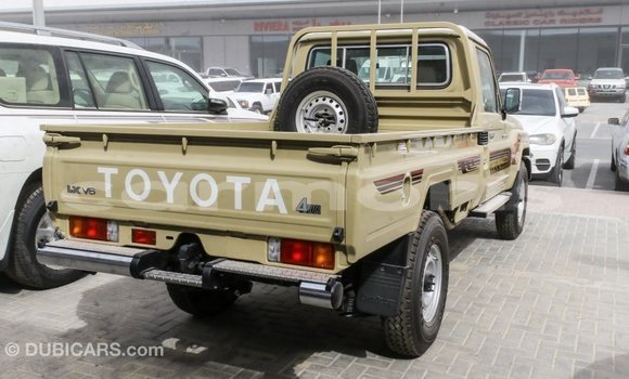 Acheter Import Voiture Toyota Land Cruiser Beige à Import - Dubai, Îles Agalega Acheter Import Voiture Toyota Land Cruiser Beige à Import - Dubai, Îles Agalega