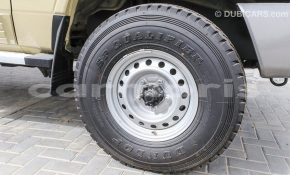 Acheter Import Voiture Toyota Land Cruiser Beige à Import - Dubai, Îles Agalega Acheter Import Voiture Toyota Land Cruiser Beige à Import - Dubai, Îles Agalega