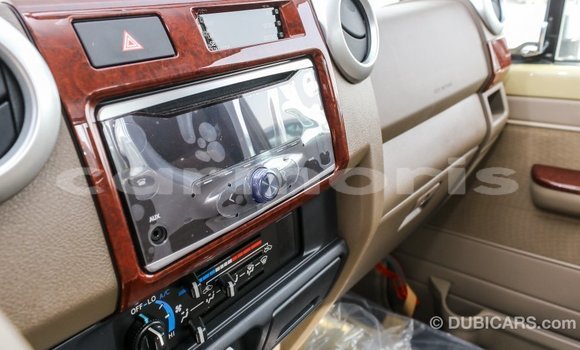 Acheter Import Voiture Toyota Land Cruiser Beige à Import - Dubai, Îles Agalega Acheter Import Voiture Toyota Land Cruiser Beige à Import - Dubai, Îles Agalega