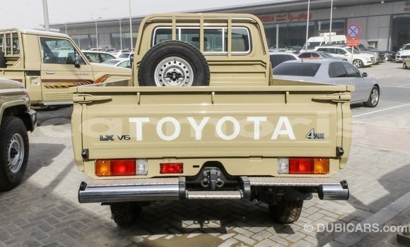 Acheter Import Voiture Toyota Land Cruiser Beige à Import - Dubai, Îles Agalega Acheter Import Voiture Toyota Land Cruiser Beige à Import - Dubai, Îles Agalega