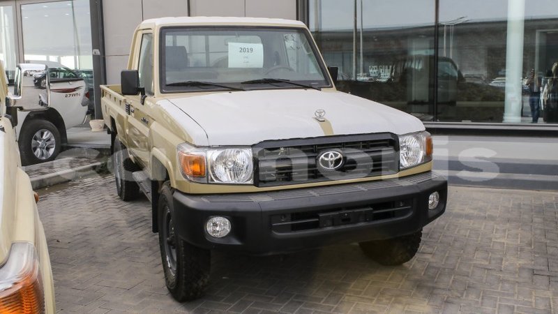Big with watermark toyota land cruiser agalega islands import dubai 3854