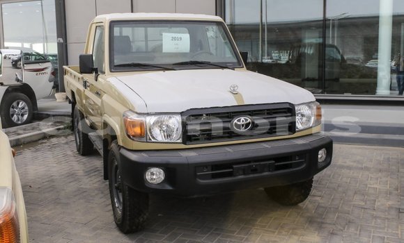 Buy Import Toyota Land Cruiser Beige Car in Import - Dubai in Agalega Islands Buy Import Toyota Land Cruiser Beige Car in Import - Dubai in Agalega Islands