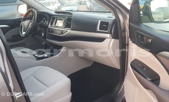 Buy Import Toyota Highlander Other Car in Import - Dubai in Agalega Islands Buy Import Toyota Highlander Other Car in Import - Dubai in Agalega Islands