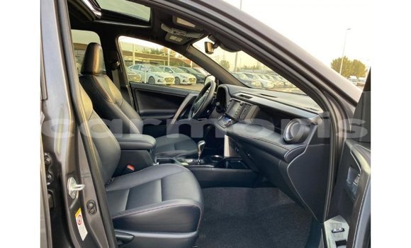 Buy Import Toyota HiAce Other Truck in Import - Dubai in Agalega Islands Buy Import Toyota HiAce Other Truck in Import - Dubai in Agalega Islands