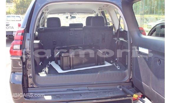 Buy Import Toyota Hilux Black Car in Import - Dubai in Agalega Islands Buy Import Toyota Hilux Black Car in Import - Dubai in Agalega Islands