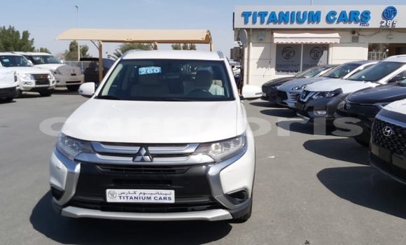 Buy Import Mitsubishi Outlander White Car in Import - Dubai in Agalega Islands Buy Import Mitsubishi Outlander White Car in Import - Dubai in Agalega Islands