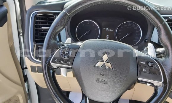 Buy Import Mitsubishi Outlander White Car in Import - Dubai in Agalega Islands Buy Import Mitsubishi Outlander White Car in Import - Dubai in Agalega Islands