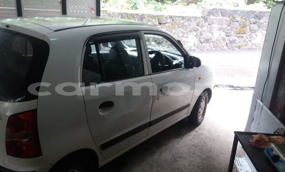Buy Used Hyundai Atoz White Car in Surinam in Savanne