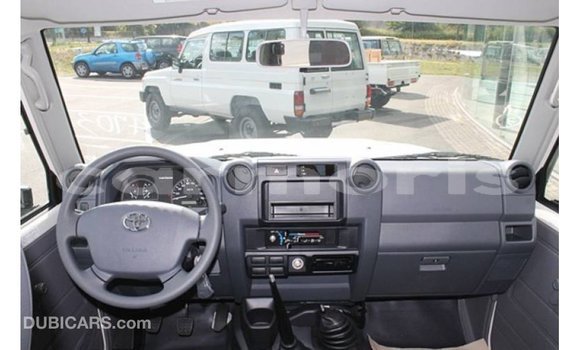 Buy Import Toyota Land Cruiser White Car in Import - Dubai in Agalega Islands Buy Import Toyota Land Cruiser White Car in Import - Dubai in Agalega Islands