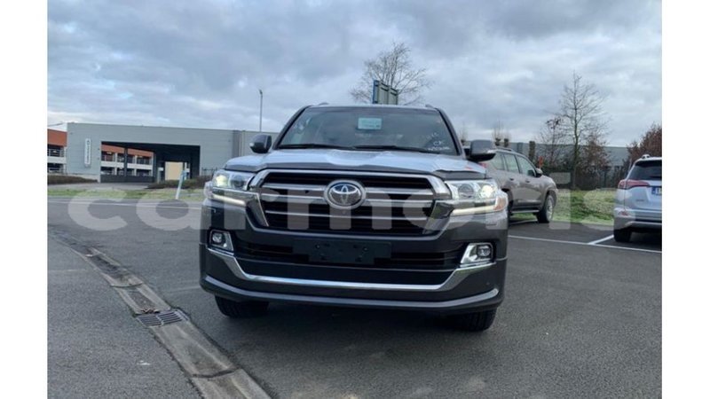 Big with watermark toyota land cruiser agalega islands import dubai 3908