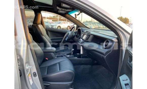 Buy Import Toyota HiAce Other Truck in Import - Dubai in Agalega Islands Buy Import Toyota HiAce Other Truck in Import - Dubai in Agalega Islands