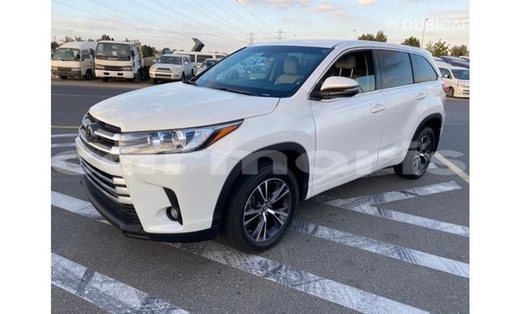 Buy Import Toyota Highlander White Car in Import - Dubai in Agalega Islands Buy Import Toyota Highlander White Car in Import - Dubai in Agalega Islands