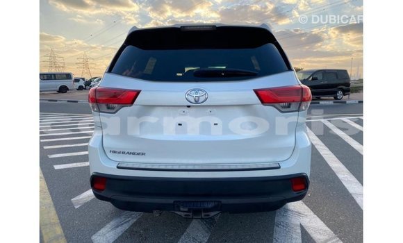 Buy Import Toyota Highlander White Car in Import - Dubai in Agalega Islands Buy Import Toyota Highlander White Car in Import - Dubai in Agalega Islands