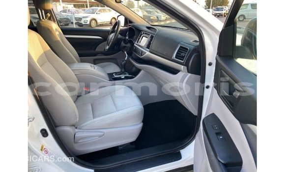 Buy Import Toyota Highlander White Car in Import - Dubai in Agalega Islands Buy Import Toyota Highlander White Car in Import - Dubai in Agalega Islands