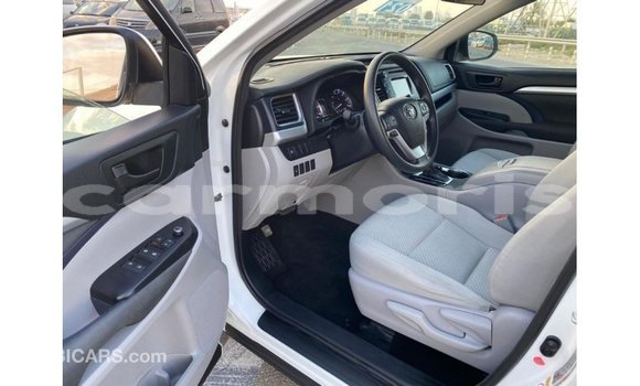 Buy Import Toyota Highlander White Car in Import - Dubai in Agalega Islands Buy Import Toyota Highlander White Car in Import - Dubai in Agalega Islands