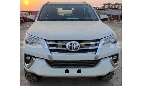 Acheter Import Voiture Toyota Fortuner Blanc à Import - Dubai, Îles Agalega Acheter Import Voiture Toyota Fortuner Blanc à Import - Dubai, Îles Agalega
