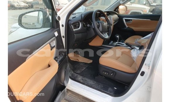 Acheter Import Voiture Toyota Fortuner Blanc à Import - Dubai, Îles Agalega Acheter Import Voiture Toyota Fortuner Blanc à Import - Dubai, Îles Agalega