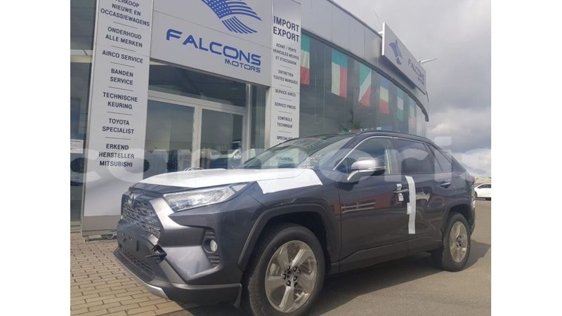 Big with watermark toyota hiace agalega islands import dubai 3949