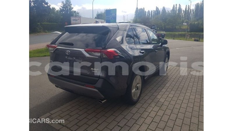 Big with watermark toyota hiace agalega islands import dubai 3949