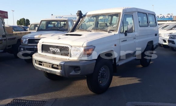 Acheter Import Voiture Toyota Land Cruiser Blanc à Import - Dubai, Îles Agalega Acheter Import Voiture Toyota Land Cruiser Blanc à Import - Dubai, Îles Agalega