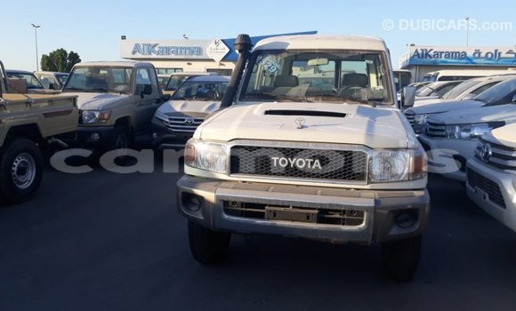 Acheter Import Voiture Toyota Land Cruiser Blanc à Import - Dubai, Îles Agalega Acheter Import Voiture Toyota Land Cruiser Blanc à Import - Dubai, Îles Agalega