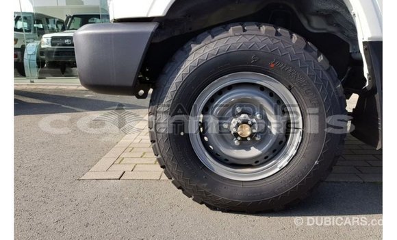 Buy Import Toyota Land Cruiser White Car in Import - Dubai in Agalega Islands Buy Import Toyota Land Cruiser White Car in Import - Dubai in Agalega Islands