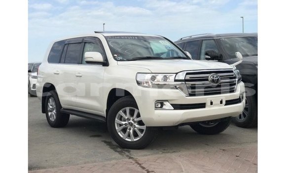 Acheter Import Voiture Toyota Land Cruiser Blanc à Import - Dubai, Îles Agalega Acheter Import Voiture Toyota Land Cruiser Blanc à Import - Dubai, Îles Agalega